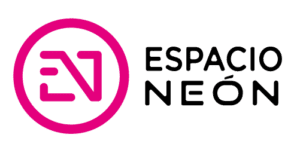 Un logo rosa y negro con la letra e.