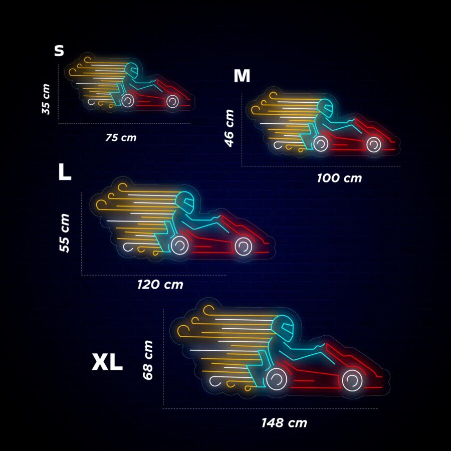 Cuatro carteles de neón de karts en tamaños S (75 x 35 cm), M (100 x 46 cm), L (120 x 55 cm) y XL (148 x 68 cm), cada uno con un gráfico de conductor, mostrado sobre un fondo oscuro.