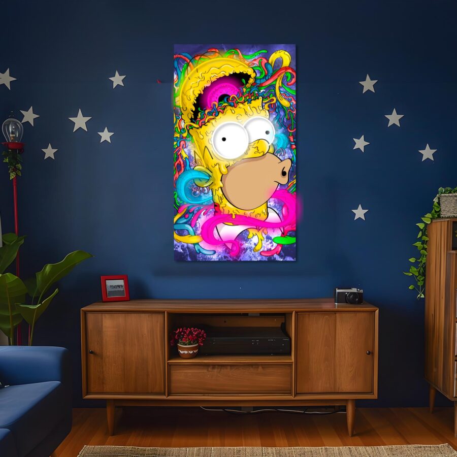Un cuadro colorido de un personaje de dibujos animados con ojos saltones y patrones en espiral cuelga de una pared azul oscuro sobre una consola de madera. La habitación está decorada con pegatinas de estrellas y plantas.