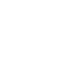 Logotipo blanco de Coca-Cola en fuente script sobre fondo gris claro.