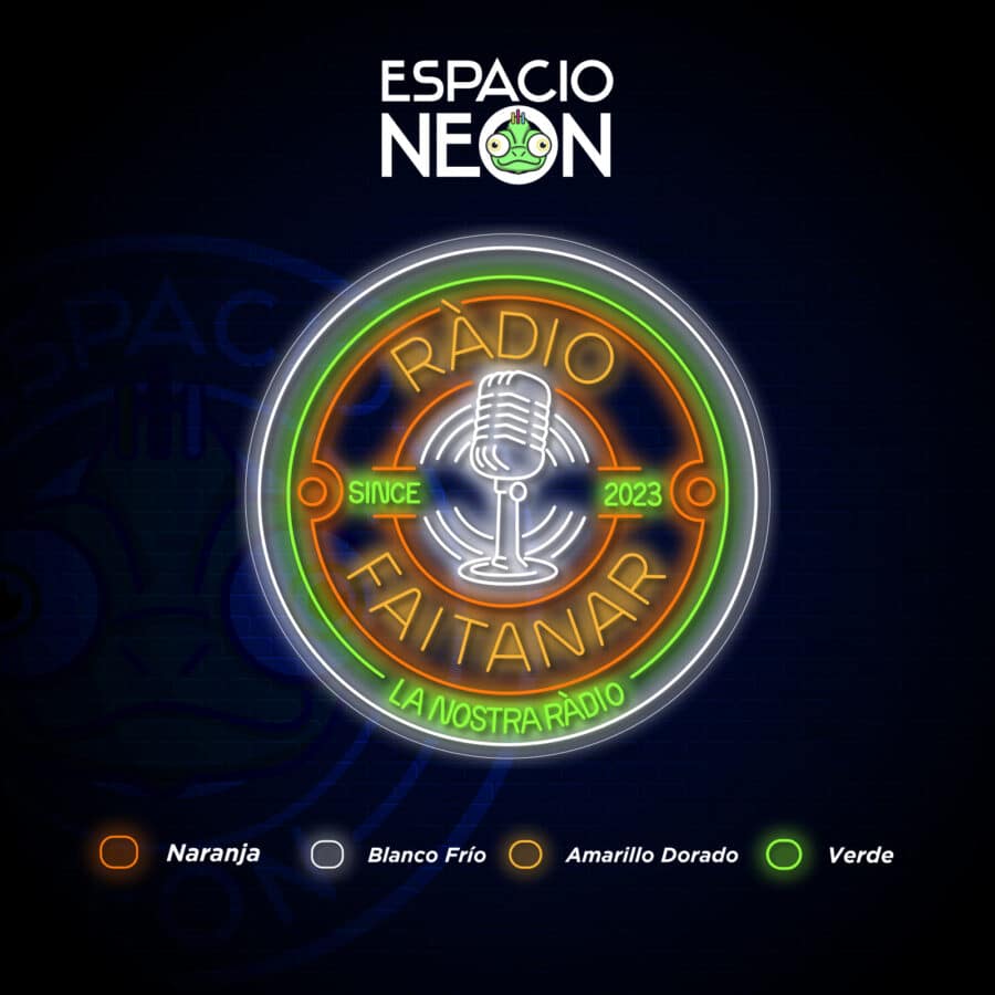 Neón LED Personalizado RADIO FAITANAR 1 Neón LED Personalizado RADIO FAITANAR: Logotipo de estilo neón con micrófono vintage, texto en naranja/blanco/oro/verde, marca ESPACIO NEÓN en la parte superior y clave de color en la parte inferior.