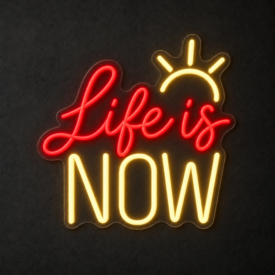 Visualización del neón LED «Life is now» en Rojo / Blanco cálido sobre pared neutra